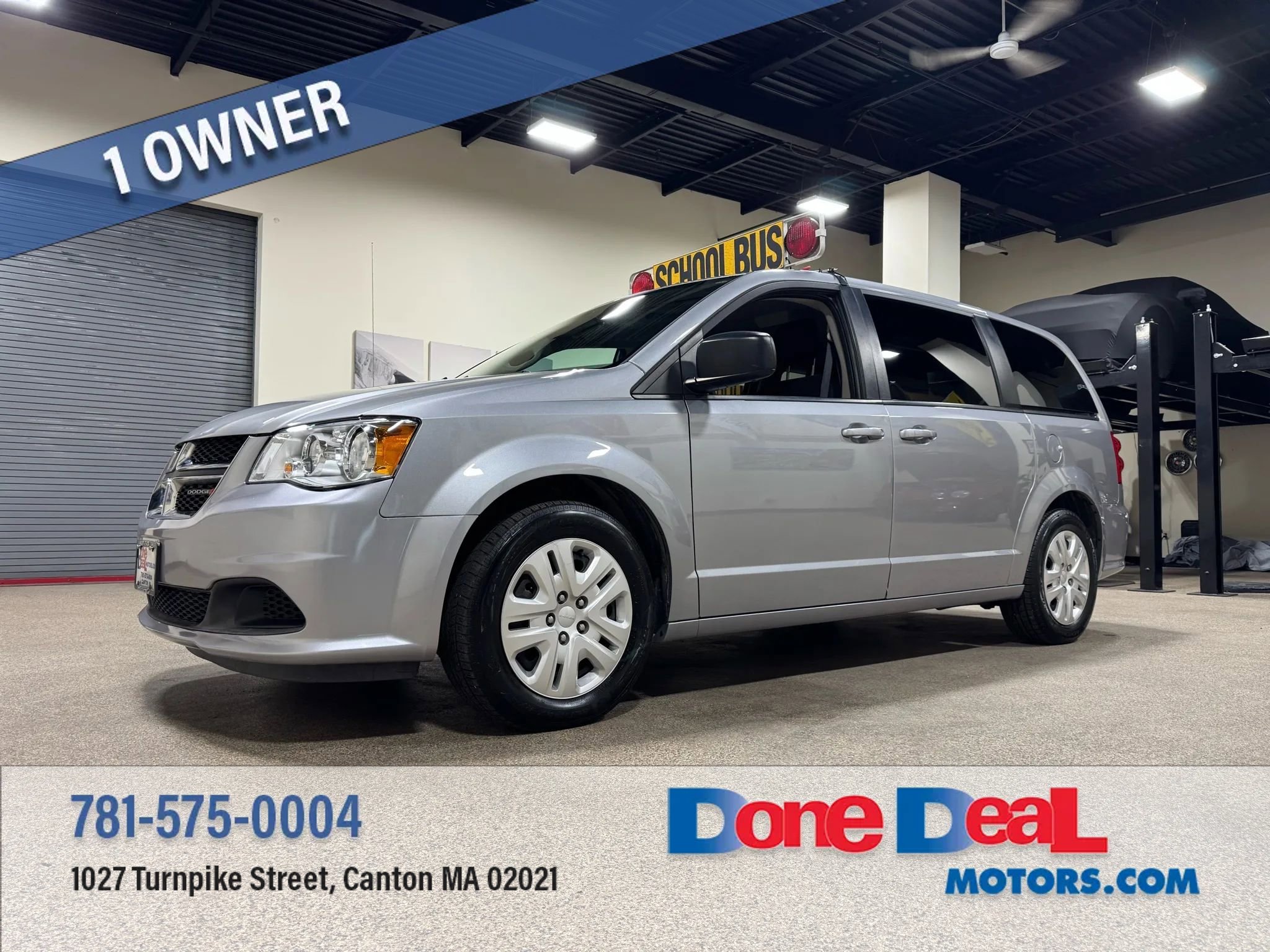 Used 2018 Dodge Grand Caravan SE FWD image 1