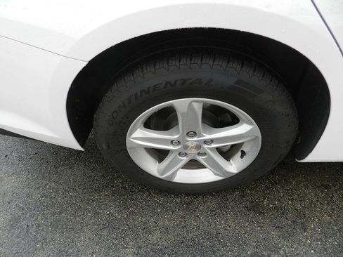 Used 2024 Chevrolet Malibu LS FWD image 21