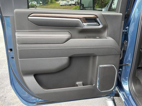New 2026 Chevrolet Silverado 3500 LT w/ All Star Edition AWD/4WD image 17