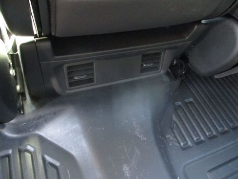 Used 2024 GMC Sierra 3500 Pro w/ Convenience Package image 8