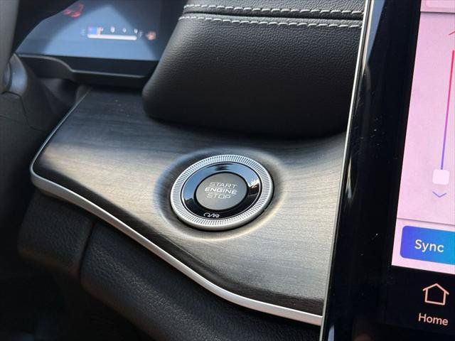 Certified 2023 Jeep Grand Cherokee Limited w/ Black Appearance Package AWD/4WD image 18