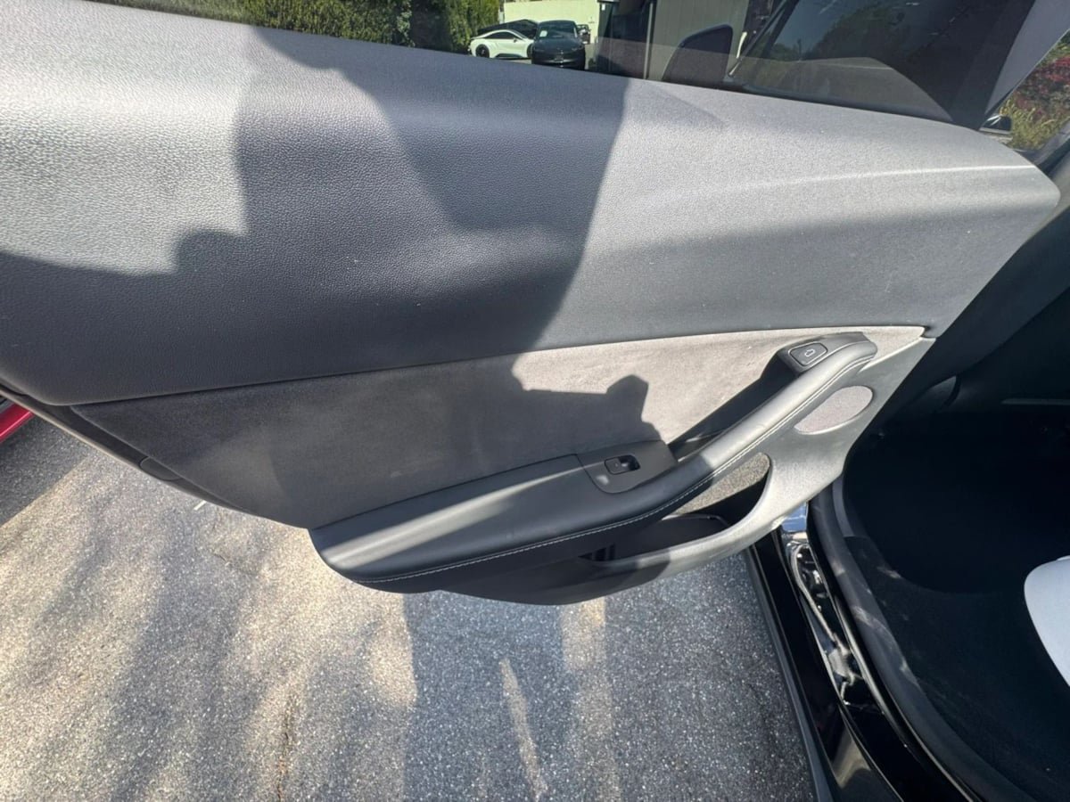 Used 2025 Tesla Model Y Long Range RWD image 28