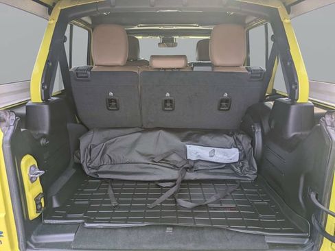 Used 2022 Jeep Wrangler Unlimited Sahara w/ Cold Weather Group AWD/4WD image 12