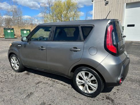 Used 2015 Kia Soul + image 13