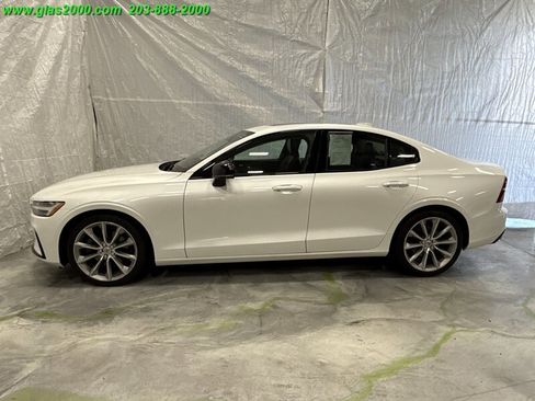 Used 2021 Volvo S60 T5 Momentum image 13