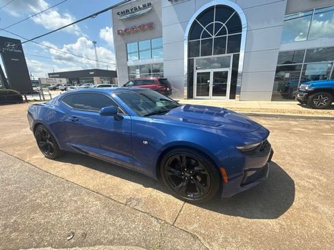 Used 2020 Chevrolet Camaro LT RWD image 2