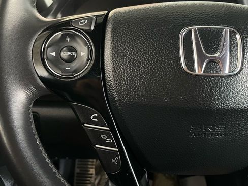 Used 2017 Honda Accord Sport image 23