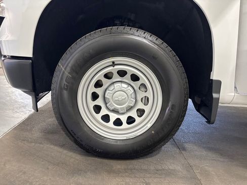 Used 2025 Chevrolet Silverado 1500 W/T w/ WT Value Package image 23