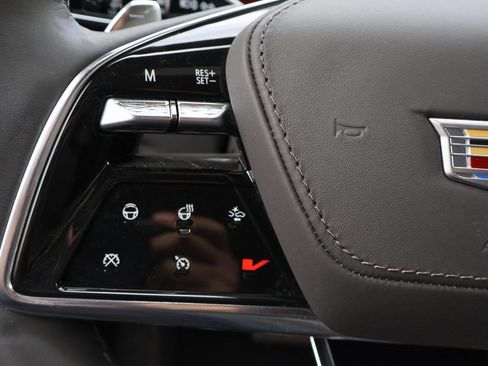 Used 2025 Cadillac Escalade V w/ LPO, ONYX Package image 19