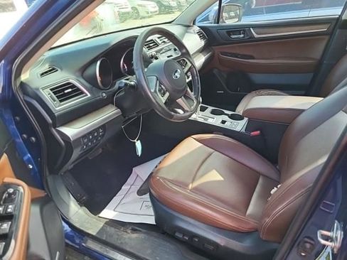 Used 2017 Subaru Outback 2.5i Touring image 2