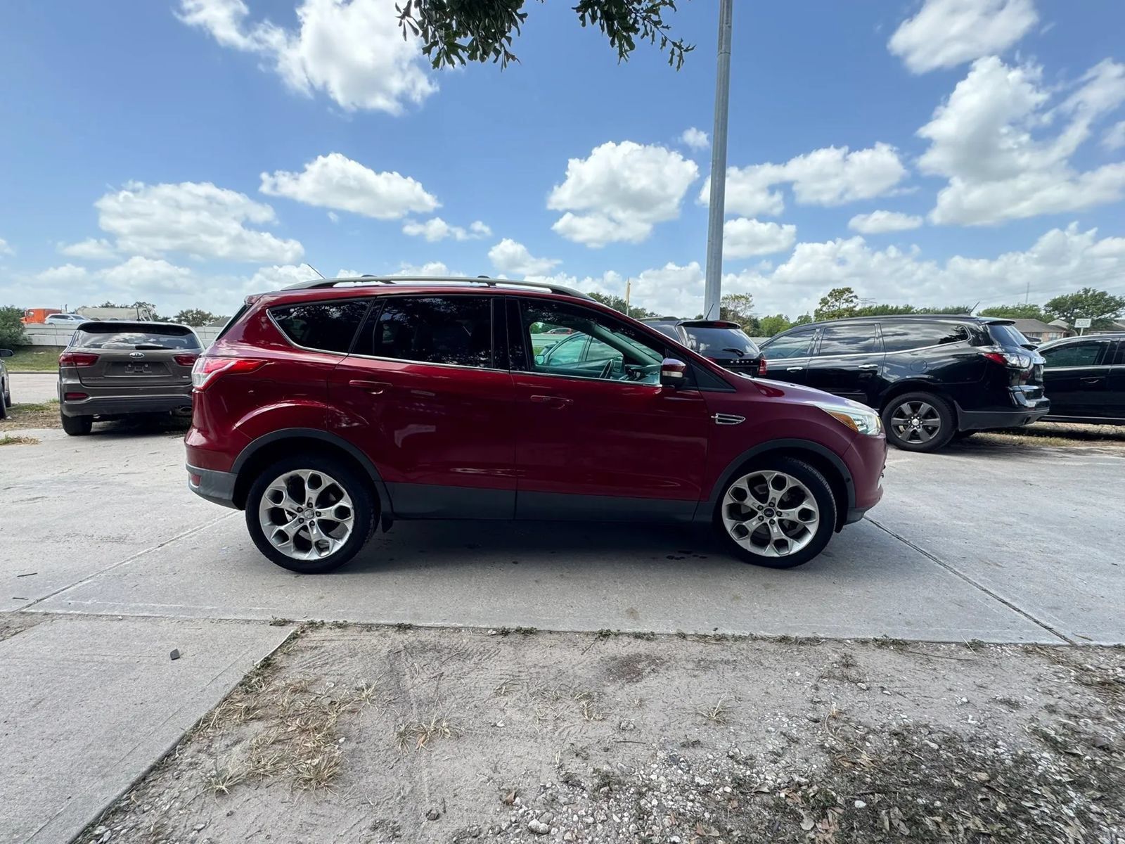 Used 2013 Ford Escape Titanium w/ Parking Technology Pkg FWD image 5