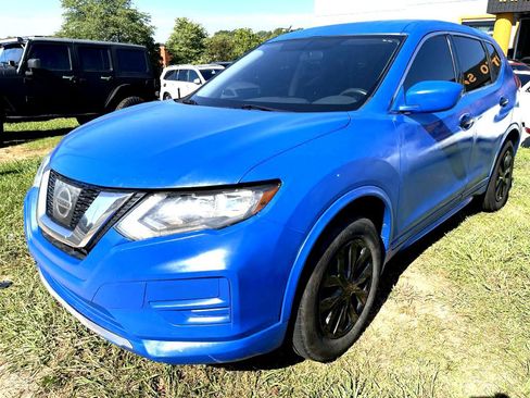 Used 2017 Nissan Rogue S FWD image 3