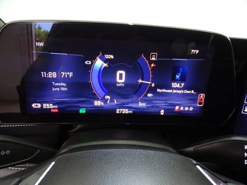 Certified 2025 Chevrolet Blazer EV LT AWD/4WD image 15