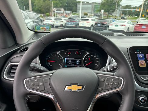 Certified 2018 Chevrolet Equinox LT w/ Sun & Infotainment Package FWD image 10