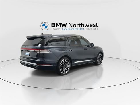 Used 2023 Lincoln Aviator Black Label w/ Dynamic Handling Package image 3