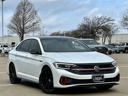 Used 2022 Volkswagen Jetta GLI Autobahn image 2