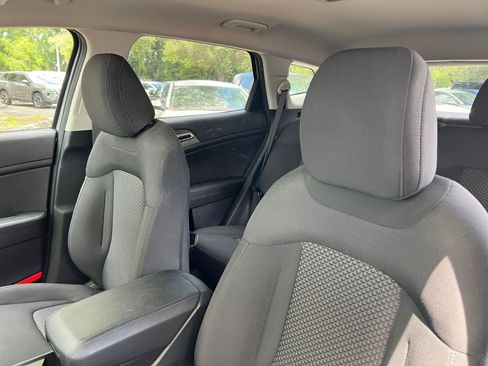 Used 2025 Kia Sportage LX FWD image 34