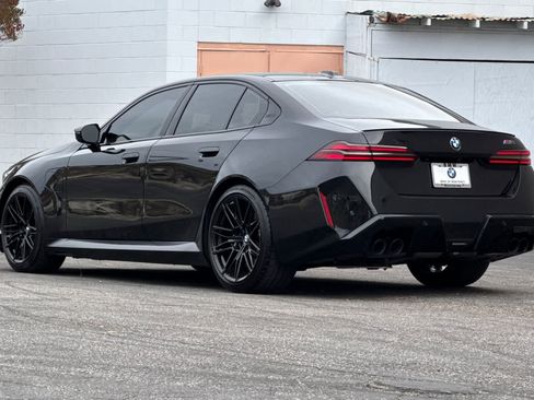 Used 2025 BMW M5 w/ Executive Package image 7