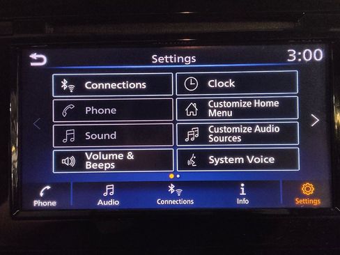 Used 2020 Nissan Rogue SV FWD image 25