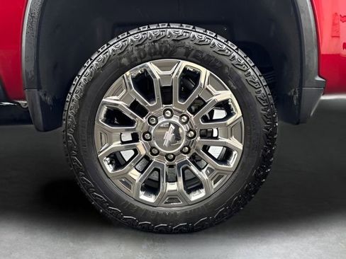 Used 2025 Chevrolet Silverado 2500 LTZ w/ LTZ Premium Package AWD/4WD image 36