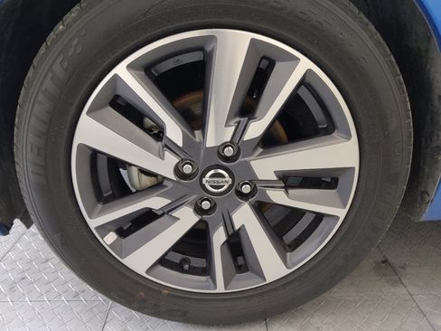 Used 2020 Nissan Versa SV image 31