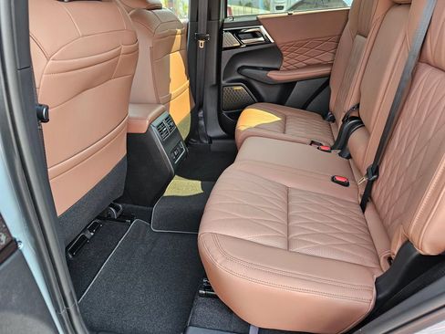 New 2026 Mitsubishi Outlander SEL AWD/4WD image 8