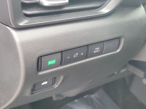 Certified 2021 Nissan Sentra S image 23