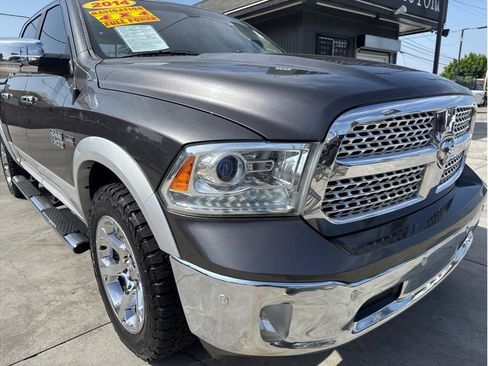 Used 2014 RAM 1500 Laramie w/ Convenience Group AWD/4WD image 2