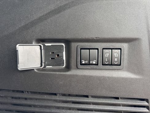 Used 2021 GMC Yukon AT4 w/ AT4 Premium Plus Package image 10