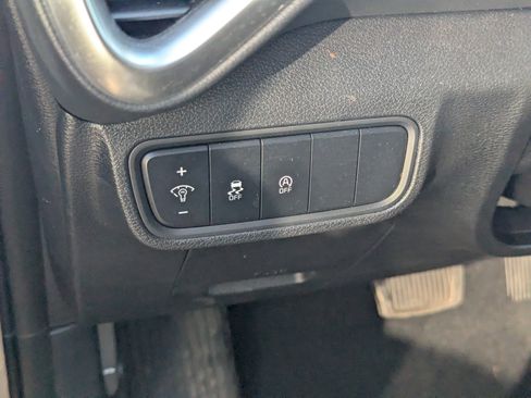 Certified 2025 Kia Soul S image 12