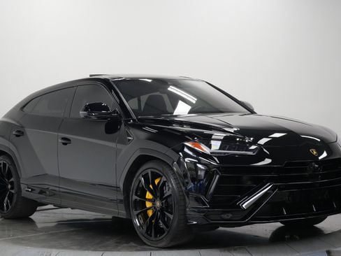 Used 2023 Lamborghini Urus S AWD/4WD image 3