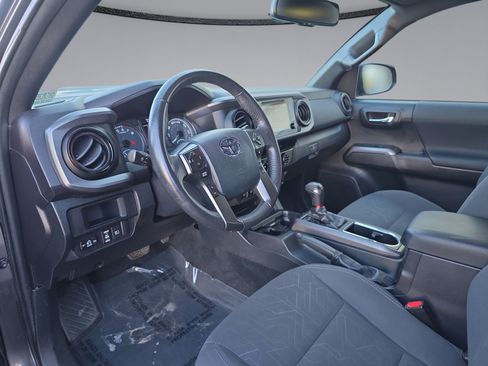 Used 2018 Toyota Tacoma TRD Sport w/ Technology Package AWD/4WD image 20