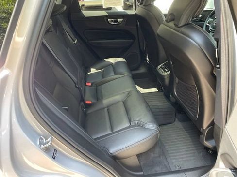Certified 2023 Volvo XC60 B5 Ultimate w/ Climate Package AWD/4WD image 15