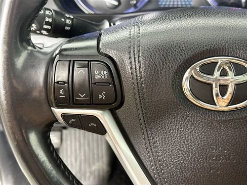 Used 2019 Toyota Highlander XLE w/ Protection Package #3 image 22
