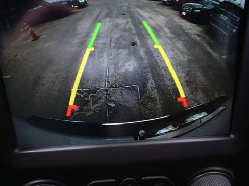 Used 2018 RAM 2500 SLT w/ Luxury Group image 14