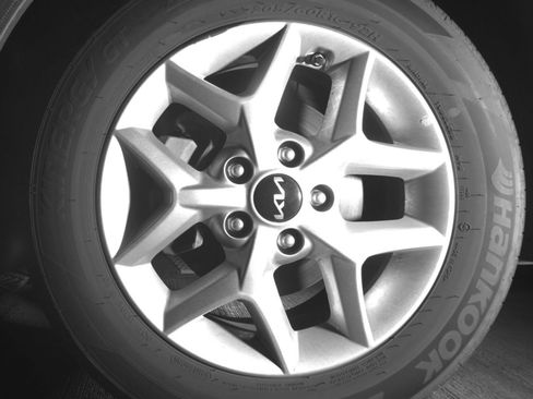 Used 2025 Kia Soul LX w/ LX Technology Package FWD image 21