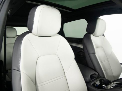 New 2026 Porsche Cayenne AWD/4WD image 36