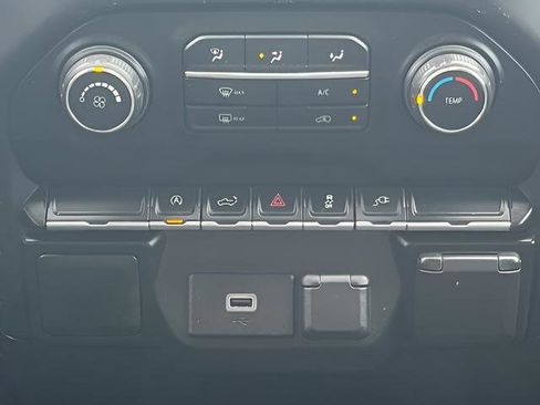 Used 2020 Chevrolet Silverado 1500 Custom w/ Custom Convenience Package AWD/4WD image 26