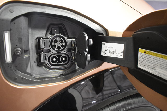Certified 2024 Nissan Ariya AWD image 41