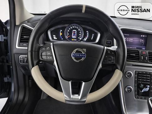 Used 2017 Volvo XC60 T6 Dynamic w/ Advanced Package AWD/4WD image 9