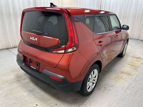 Used 2022 Kia Soul LX image 10