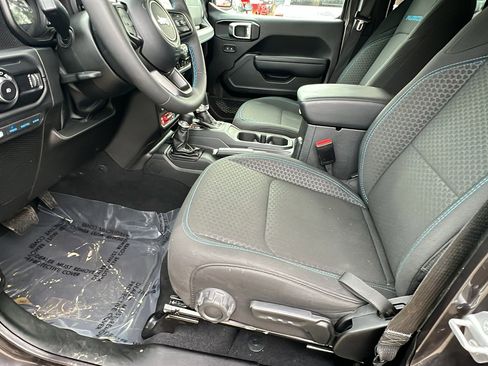 Used 2025 Jeep Wrangler Unlimited Rubicon 4xe w/ Safety Group image 16