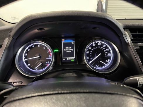 Used 2019 Toyota Camry SE w/ Convenience Package FWD image 24