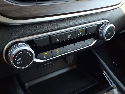 Used 2024 Nissan Altima 2.5 SV image 23