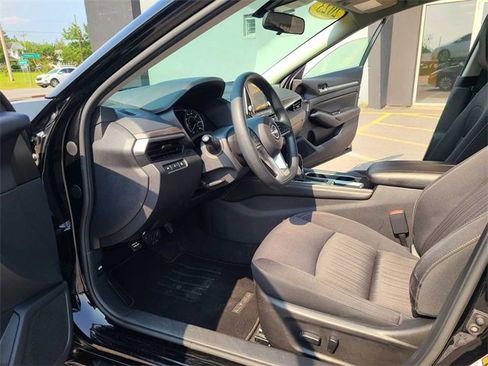 Used 2023 Nissan Altima 2.5 SV image 13