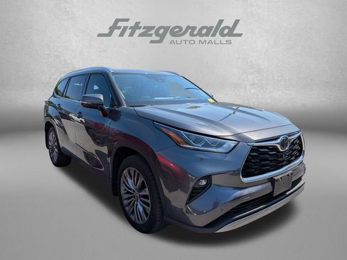 Used 2020 Toyota Highlander Platinum AWD/4WD image 1