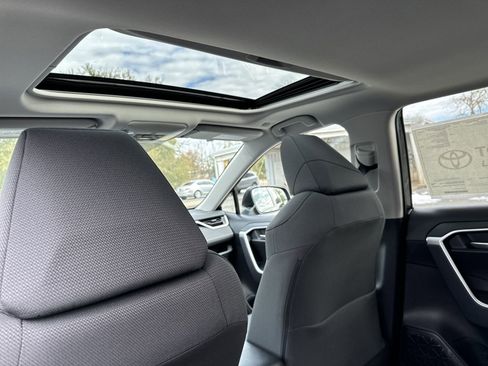 New 2025 Toyota RAV4 XLE w/ Convenience Package AWD/4WD image 27