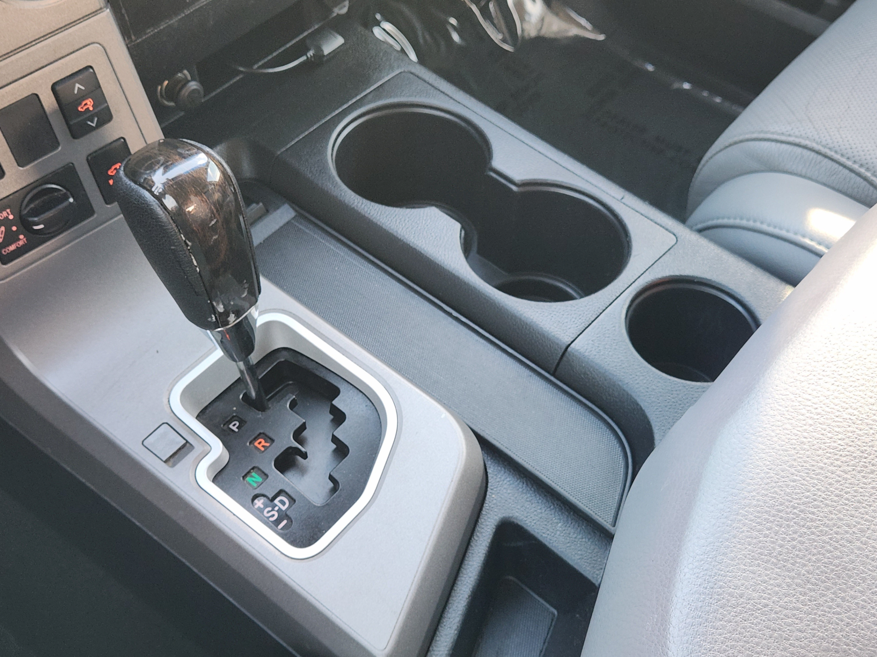 Used 2014 Toyota Sequoia Platinum RWD image 15