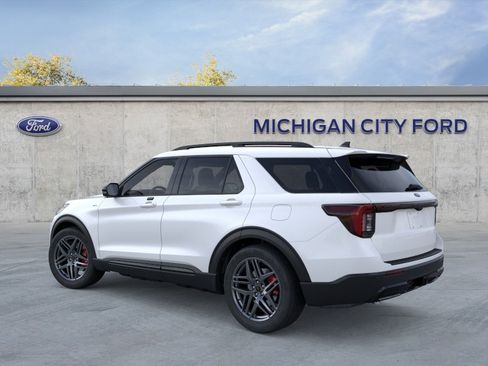 New 2026 Ford Explorer ST-Line w/ ST-Line Street Pack AWD/4WD image 4
