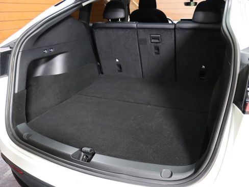 Used 2022 Tesla Model Y Long Range image 28